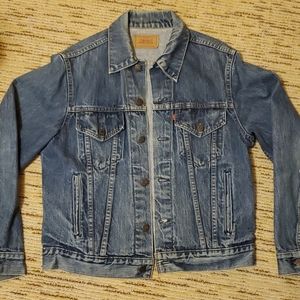 Levi's trucker jacket size 42